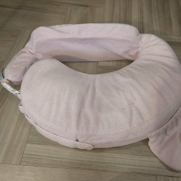 My Breast Friend Deluxe pillow with extra cover - Picture 1 of 3